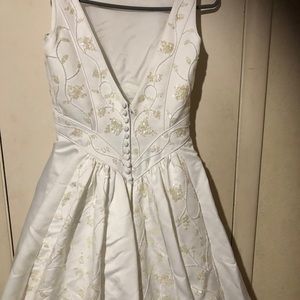 Oleg Cassini Dresses - Oleg Cassini wedding dress Oleg Cassini Dresses - Oleg Cassini wedding dress